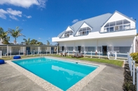 Swimming Pool Aloha Seaview Resort Motel