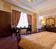 Kamar Tidur 7 Britannia Adelphi Hotel