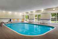 Swimming Pool Baymont by Wyndham Tulsa
