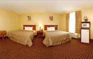 Bedroom 2 Comfort Inn Mechanicsburg - Harrisburg South