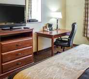 Bedroom 6 Comfort Inn Mechanicsburg - Harrisburg South