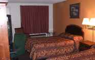 Bedroom 2 A Victory Inn - Roseville