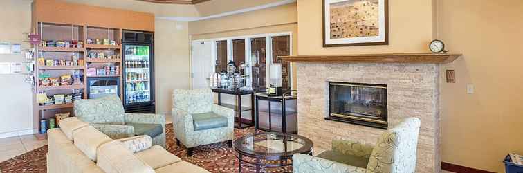 Lobby Comfort Suites Saginaw