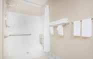 In-room Bathroom 3 Baymont by Wyndham Plainfield/ Indianapolis Arpt Area