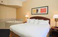 Kamar Tidur 5 Courtyard Flint by Marriott