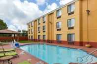 Kolam Renang Quality Inn Baytown - Houston East