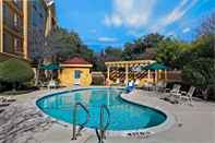 Swimming Pool La Quinta Inn & Suites by Wyndham Dallas Arlington South