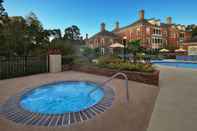 Swimming Pool Marriott's Manor Club at Ford's Colony