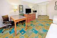 Common Space La Quinta Inn & Suites by Wyndham Salt Lake City Airport