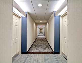 Lobi 2 Homewood Suites by Hilton Newark-Cranford