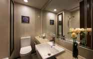 In-room Bathroom 3 Rosedale Hotel Hong Kong