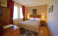 Kamar Tidur 6 Alzer Hotel - Special Class