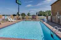 Swimming Pool Quality Inn West Memphis I-40