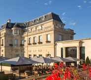 Exterior 2 Château Hôtel Mont Royal Chantilly