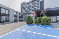 Ruang Umum Travelodge by Wyndham Hotel & Convention Centre Quebec City