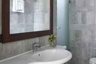 In-room Bathroom Domotel Agios Nikolaos Suites Resort