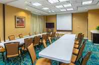 Functional Hall Springhill Suites by Marriott Fairbanks