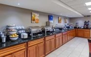 Restaurant 4 Comfort Inn & Suites Jackson - West Bend