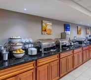 Restaurant 4 Comfort Inn & Suites Jackson - West Bend