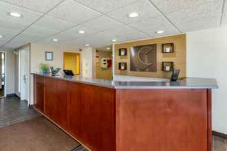 Lobby 4 Comfort Inn & Suites Jackson - West Bend