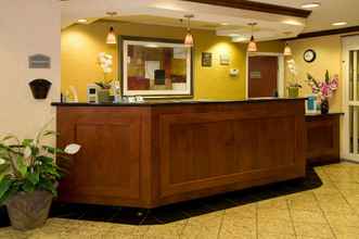 ล็อบบี้ 4 Comfort Inn & Suites Airport Dulles - Gateway