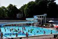 Swimming Pool Hotel Damier