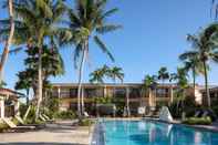 Hồ bơi Courtyard by Marriott Key West Waterfront