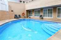 Swimming Pool Apartahotel Los Girasoles