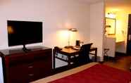 ห้องนอน 5 Econo Lodge Inn & Suites