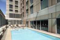 Swimming Pool Sheraton Grand Sacramento Hotel