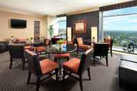 Bar, Cafe and Lounge Sheraton Grand Sacramento Hotel