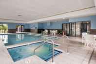 Swimming Pool Best Western Waukesha Grand