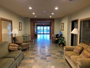 Lobby 4 Super 8 by Wyndham Perryville