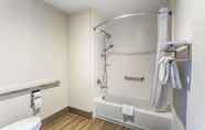 In-room Bathroom 7 Quality Inn Murfreesboro - University Area