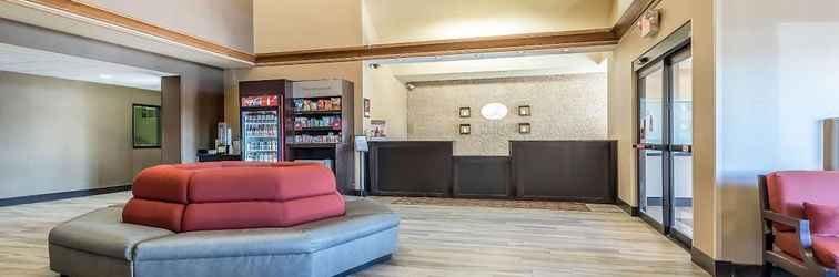 Lobby Comfort Suites St Charles - St Louis