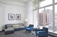 Ruang Umum Residence Inn Milwaukee Downtown by Marriott