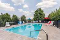 Swimming Pool Baymont by Wyndham Columbia Maury