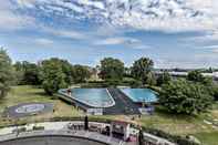 Swimming Pool WestCord Art Hotel Amsterdam 3