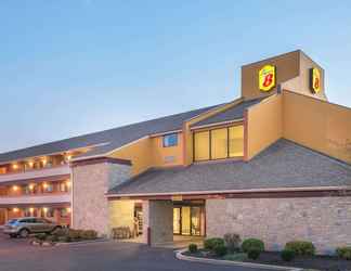 Exterior 2 Super 8 by Wyndham Vandalia/Dayton International Airport