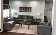 Lobby 6 Howard Johnson by Wyndham Elk Grove Village/Chicago O'Hare