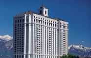 Bangunan 2 The Grand America Hotel