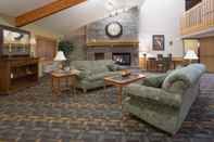 Lobi Cobblestone Hotel & Suites – Wisconsin Rapids