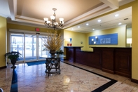 Lobby Holiday Inn Express & Suites Columbia-I-26 @ Harbison Blvd, an IHG Hotel