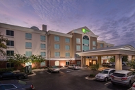 Exterior Holiday Inn Express & Suites Columbia-I-26 @ Harbison Blvd, an IHG Hotel