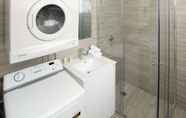 In-room Bathroom 7 APX Parramatta