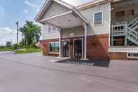 Bangunan Northway Inn Queensbury - Lake George