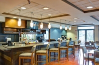 Bar, Cafe and Lounge Four Points by Sheraton Columbus-Polaris