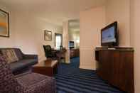 Common Space Fairfield Inn & Suites by Marriott Lancaster