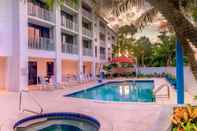 Swimming Pool Courtyard by Marriott - Naples