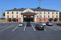 Common Space Super 8 by Wyndham High Point/Greensboro